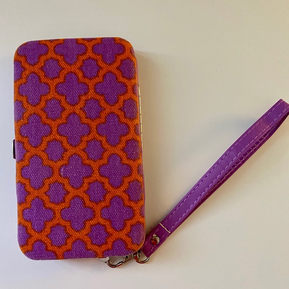 Wallet Wristlet Tech Compatible!